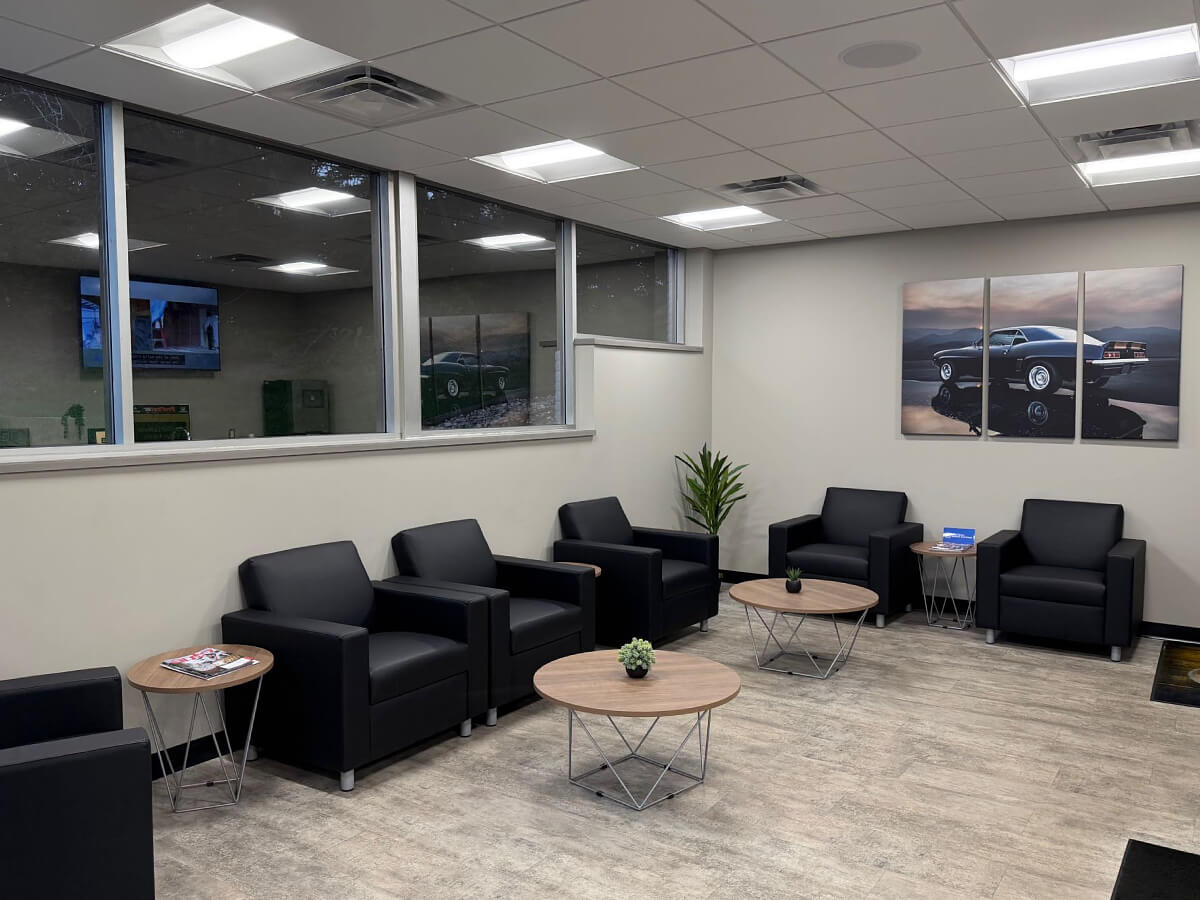 Customer waiting lounge at Al Serra Body Shop
